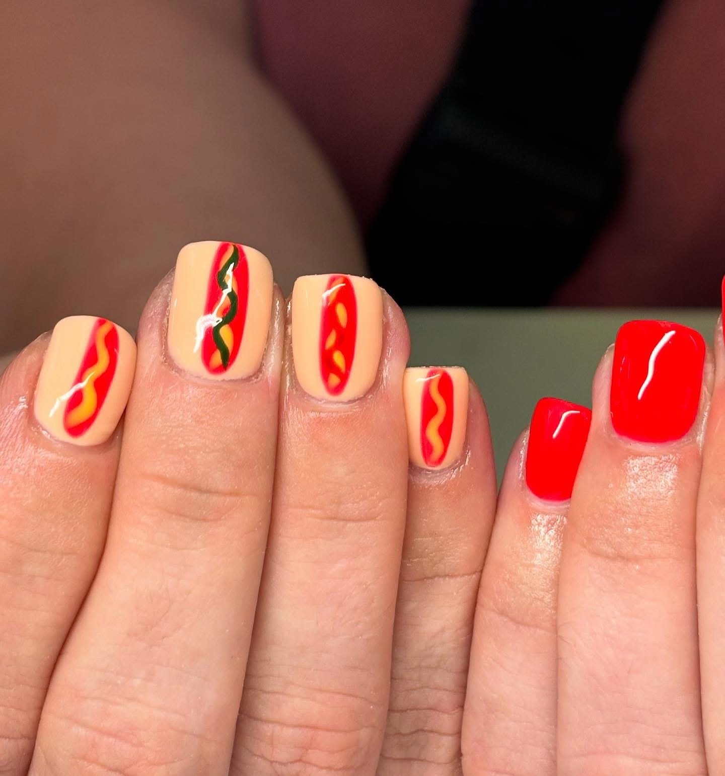 makes me want a hotdog realllll bad
🌭✨~ @nailsbysarahliz