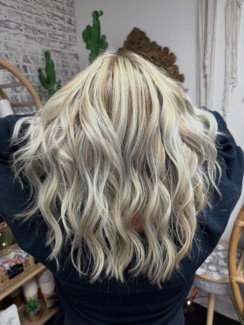 “A little treat for myself”I finally remembered the before pic halfway through foiling 🤪 but LOOK at the difference on this little mama! 🤩✨ hair by @heathermariebullock on @liv_johnstone