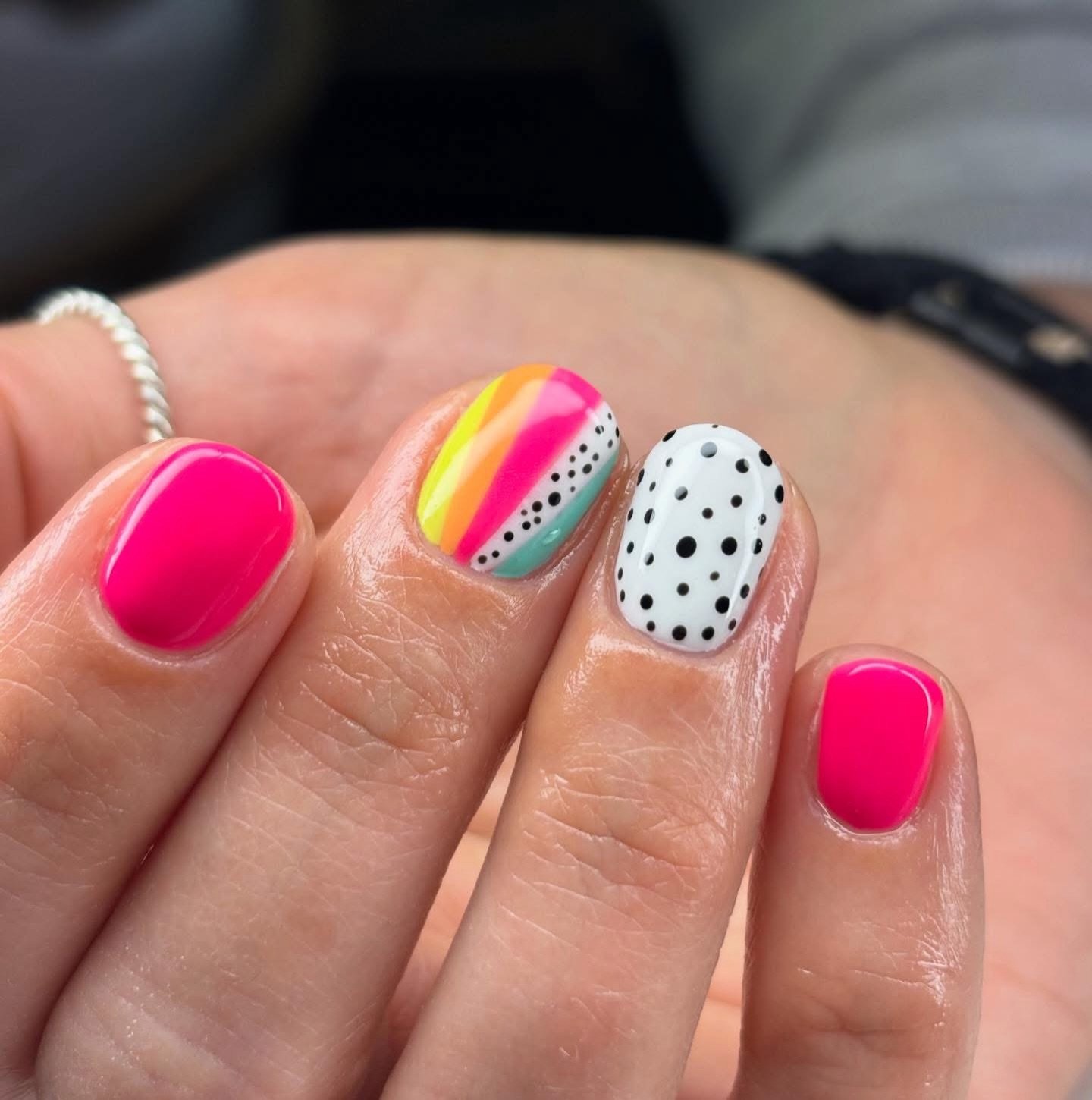 @laurenrockwellphotography takes the BESTTT pictures, and @nailsbysarahliz takes the best pictures of her fabulous nails🤭🤝✨#summernailinspo #luminarynailsystems #summer
