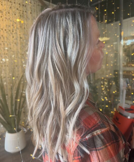 ✨Back with another Baddie Blondie!✨ hair by @heathermbullock on @emfitz318
•
•
•
#blondiebaddie #blondemeschwarzkopf #moroccanoilcolorcalypso #selfcare #thisisasafespacetobewhoyouare
